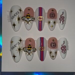 10 PC Hand Crafted Sylvie Bee Snake Nails NWT